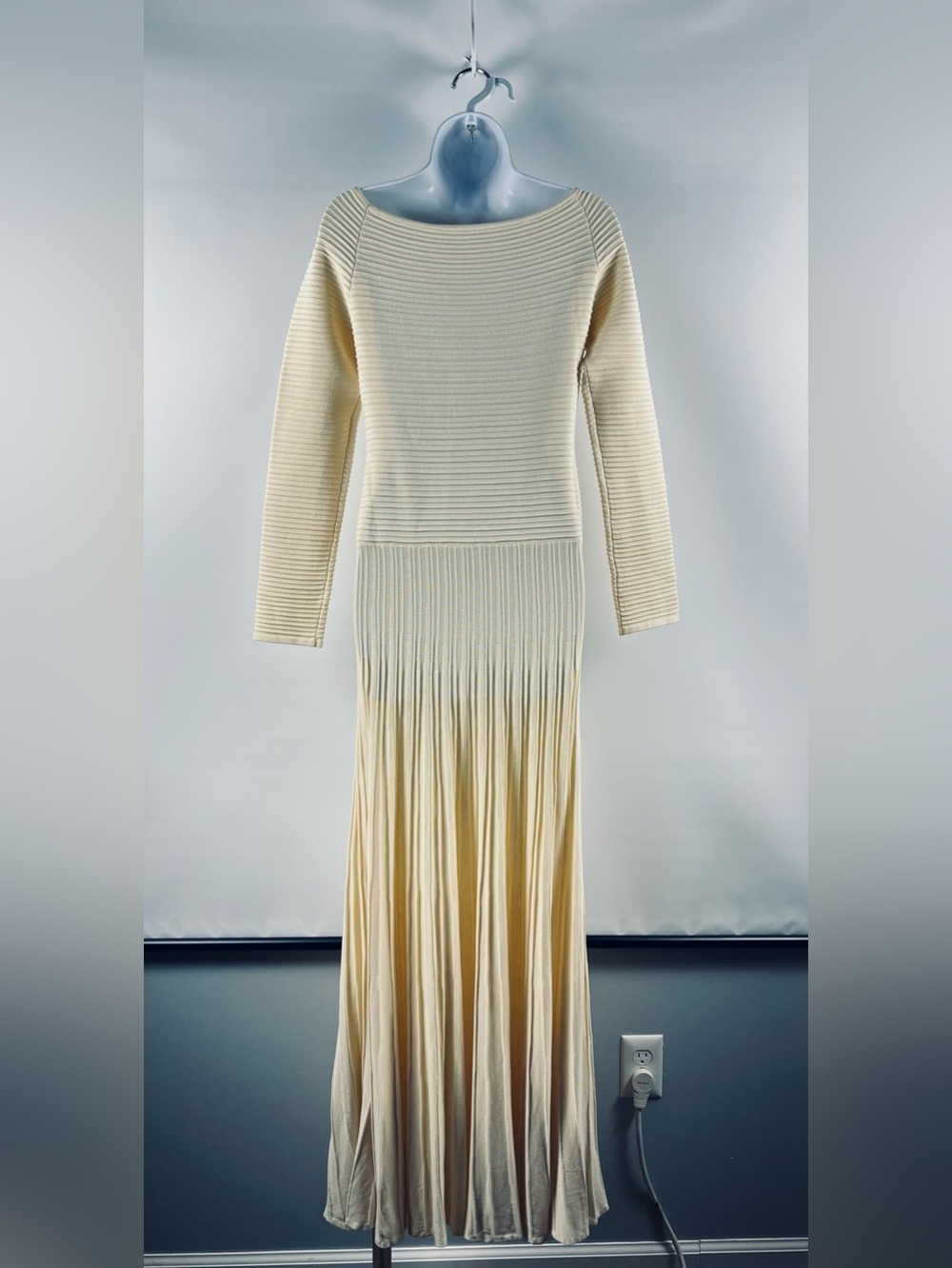 COMMENSE Off-Shoulder Cream Textured Knit Maxi Dress Size Small NWT - Picture 5 of 10